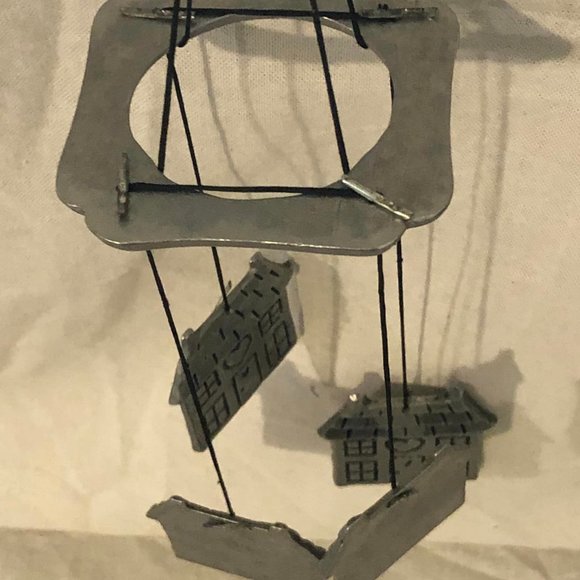 Metal House Wnidchimes - Picture 5 of 9